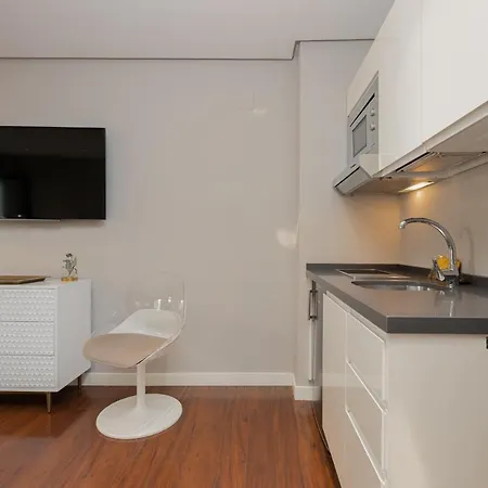 C30 Deluxe Studio With Terrace Into Cathedral Square