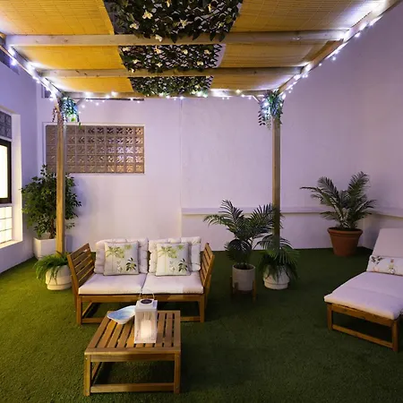 Apartment C30 Deluxe Studio With Terrace Into Cathedral Square *