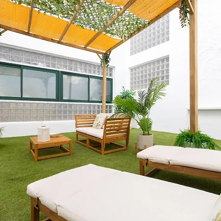 C30 Deluxe Studio With Terrace Into Cathedral Square Apartment