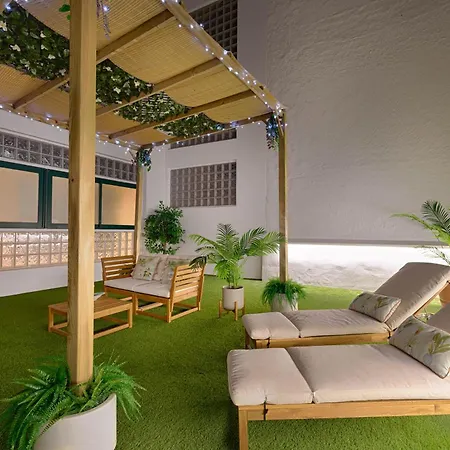 Apartment C30 Deluxe Studio With Terrace Into Cathedral Square *