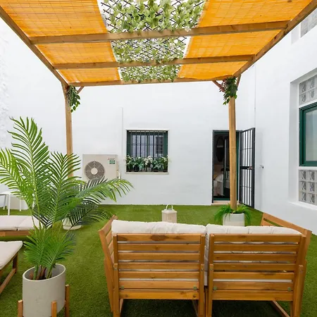 C30 Deluxe Studio With Terrace Into Cathedral Square Apartment