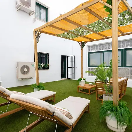 C30 Deluxe Studio With Terrace Into Cathedral Square Apartment